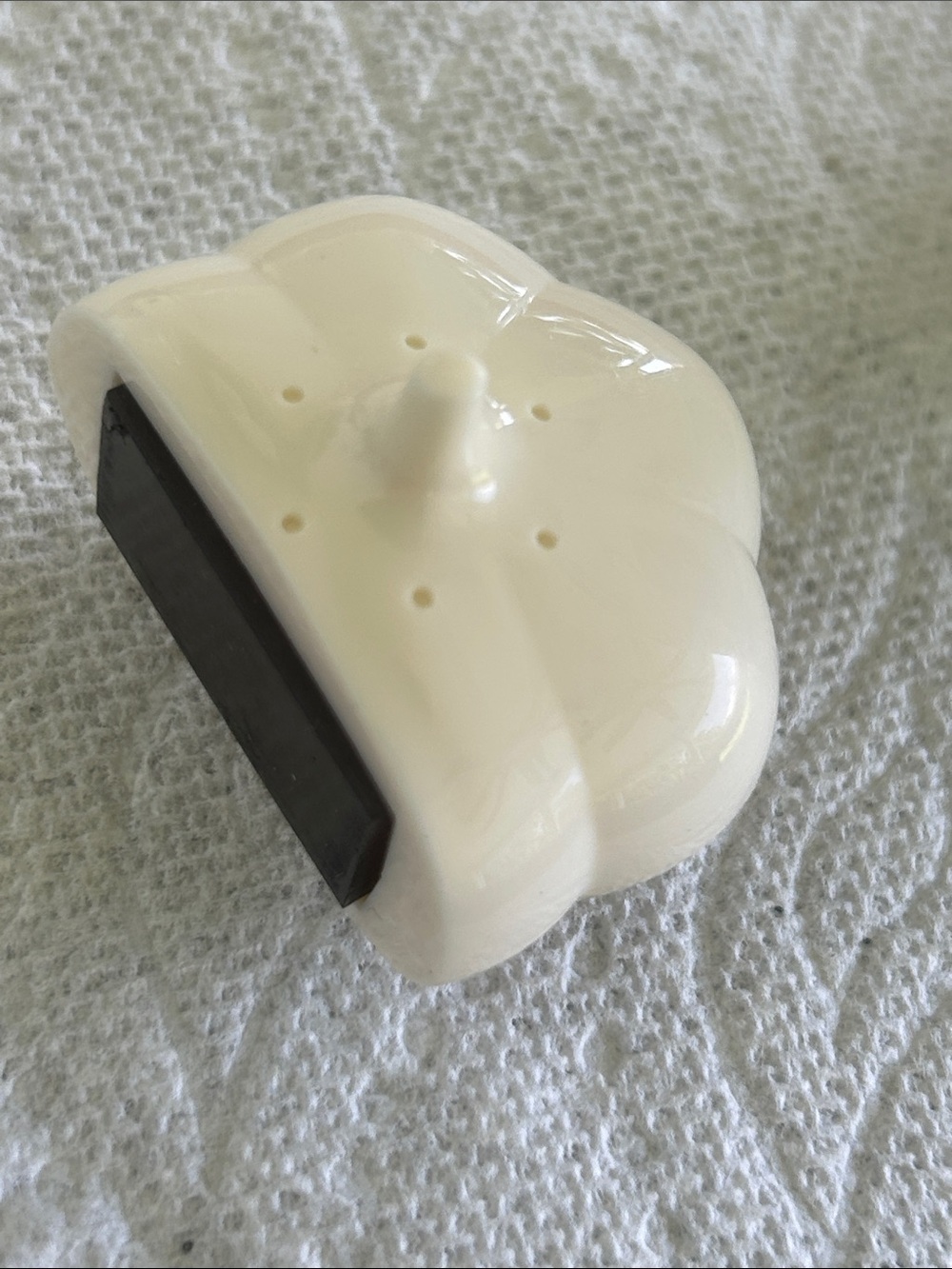 vintage Tupperware Mini Garlic Keeper Refrigerator Magnet
